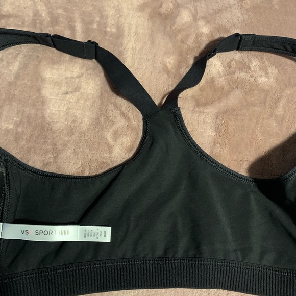 Victoria Secret VSX Sport Bra - Picture 4 of 5